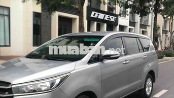 Toyota Innova 2017 2.0E Bạc 7 chỗ
