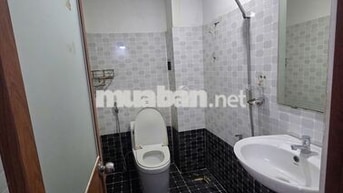 Nhà 2 tầng hẻm ô tô, sát mặt tiền Nguyễn Tư Giản, chỉ 9tr/tháng