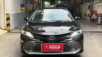Toyota Camry 5 chỗ Xăng Tự động Đen