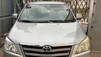Toyota Innova 2014 2.0 E Bạc