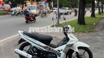Yamaha Sirius màu trắng