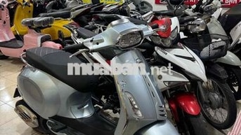 Piaggio Vespa xám Việt Nam