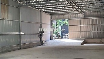 Cho thuê kho, 10 x 30m, giá 10tr/ tháng, Ngã 4 chiêu liêu