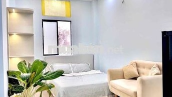 Cho thuê căn hộ full nội thất, cửa sổ thoáng, thang máy – Bình Thạnh