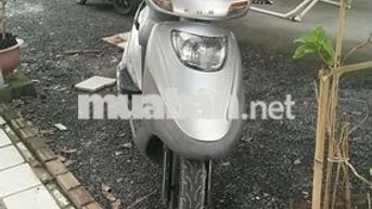 SYM Attila màu bạc