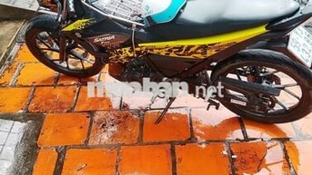 Suzuki Satria F150 150cc màu đen vàng