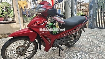 Honda Blade màu đỏ