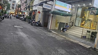 CHO THUÊ NHÀ PHỐ 4 TẦNG_8PN/5WC Q1 _GẦN METRO BẾN THÀNH