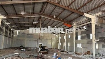 xưởng 525m giá thuê 35tr Mt content 40f Q12