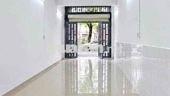 cho thuê nhà mới, mặt tiền đường 12m giá rẻ