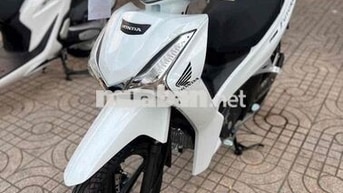 Honda Future 125 màu Trắng đen