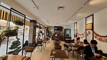 Sang Nhượng Quán Cafe Lô Góc 100m2 Phố Đỗ Quang
