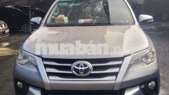 Toyota Fortuner 2017 Số sàn Máy dầu Bạc