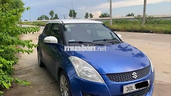 Suzuki Swift 5 chỗ Tự động Xanh trắng