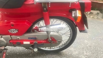 Honda Super Cub 50cc màu Đỏ trắng