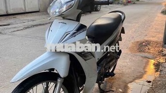 Honda Blade 110 trắng