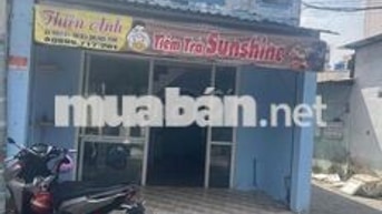 nhà mặt tiền cách trường học 50 m