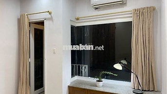 Phòng mới - ban công - cửa kính, gần Ngã 4 Thủ Đức, Metro, giờ tự do