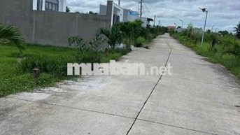 bán đất tặng nhà mua là ở liền