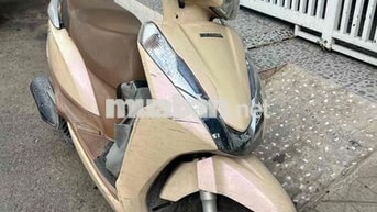 Honda Lead màu vàng kem