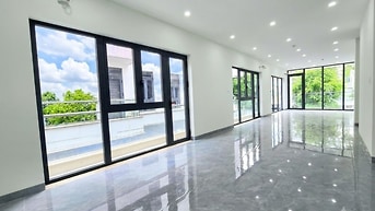 Cho thuê tòa nhà 1 hầm 4 tầng, Khu Đông Thủ Thiêm, 160m2, giá 65tr/th