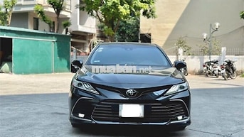 Camry 2.0Q đen  2022 8 vạn hơn
