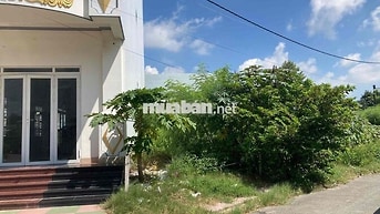 Chính chủ bán nền villa thổ cư 100% cách HCM 5km