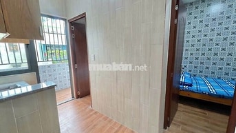 Căn hộ 2 phòng ngủ PCCC - Thang Máy -  Giáp Quận 1 Nhỉnh 7 triệu