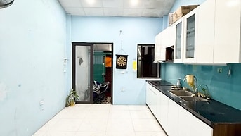Cho thuê nhà Khuyến Lương Lĩnh Nam, ngõ 3 gác, 2 ngủ 2 vs có sân để xe