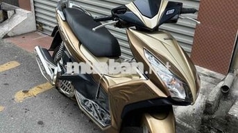 Honda Air Blade 125cc màu vàng đồng