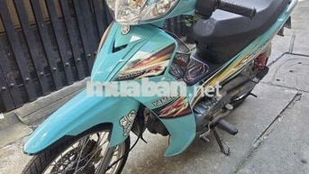 Nhà đi xe Sirius 2019 màu xanh ngọc đag chạy