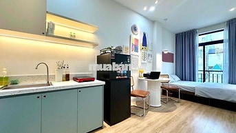 Studio ban công xinh xắn, thang máy thuận tiện tại Tô Hiến Thành