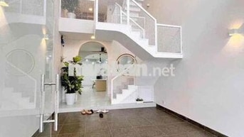 CHO THUÊ NHÀ 2 LẦU MỚI ĐẸP KHU DÂN CƯ HƯNG PHÚ