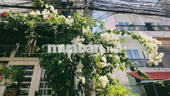 Nhà 2 tầng hẻm 2581 sát chung cư Anh Tuấn