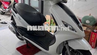 Piaggio Fly màu trắng