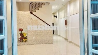 Cho thuê nhà Nguyễn Đình Chiểu, 4 tầng, 4pn3wc, chỉ 15tr/tháng