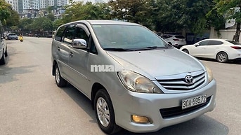 Toyota Innova 2010 G bạc 7 chỗ