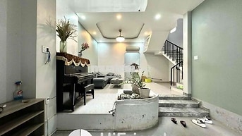 CHO THUÊ NNC NGAY HOÀNG SA 1 TRỆT 3 LẦU NỘI THẤT NHƯ HÌNH QUẬN 1
