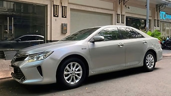 Gia đình bán xe Toyota Camry bản 2.0E đời 2016