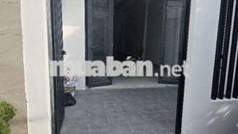 Nhà cấp 4 diện tích rộng hẻm 8m sổ hồng riêng 