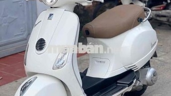 Piaggio Vespa LX 125 màu trắng xe đẹp