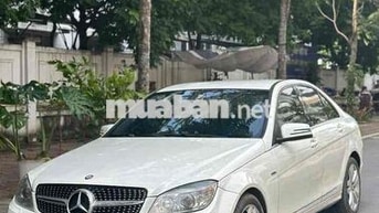 Mercedes-Benz C200 Tự động trắng 5 chỗ