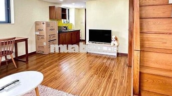 CHO THUÊ GÁC CỬA RỘNG 40M2 SỔ SÁT CRESENT MALL - PHÚ MỸ HƯNG MỚI TIN