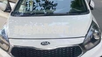 Kia rondo 5 chỗ tự động trắng ***