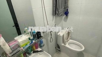 Phòng Địa chỉ: 102/20 Pháo Đài Láng, Hà Nội. Giá thuê:  Trục ngoài có