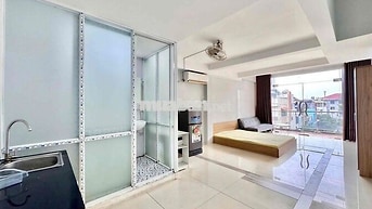 Căn hộ mini Ban công 40m2 gần cầu Nguyễn Tri Phương Chánh Hưng