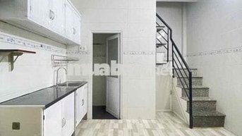 Nguyên căn Lạc Long Quân Q11- 2 pn - 5.5 triệu:tháng