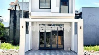 NHÀ PHỐ 2 TẦNG HIỆN ĐẠI – MẶT TIỀN SANG, KHÔNG GIAN THOÁNG ĐẸP!