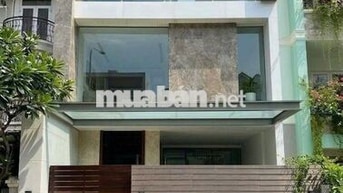 NHÀ ĐẸP NGAY VẠN HẠNH MALL - 702C Sư Vạn Hạnh, P.12, Q.10, thang máy