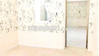 Cho thuê căn hộ tập thể tầng 1.Hoà Bình 7 phường Bạch Mai. Diện tích 6